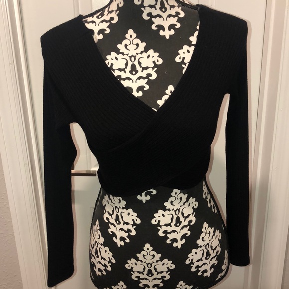 Black wrap up Longsleeve crop top - Picture 1 of 2